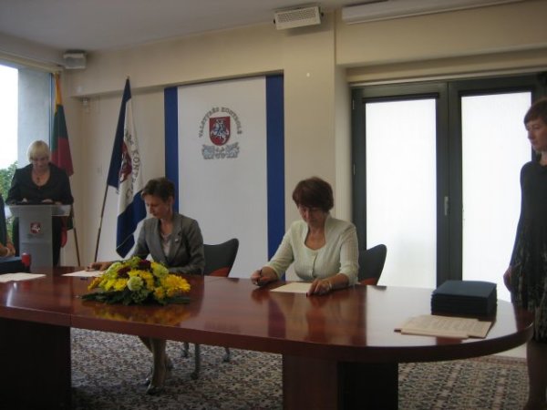 Kėdainių rajono savivaldybės Kontrolės ir audito tarnyba ir Valstybės kontrolė pasirašė...