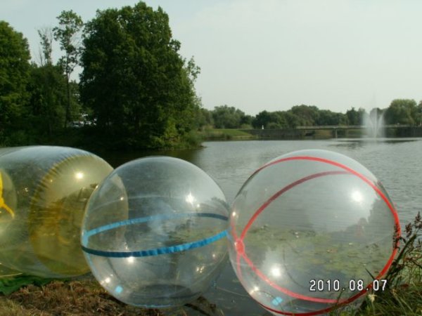 Vaikams: ropojimo varžybos, piešiniai ant ratų ir ant vandens bei kitos atrakcijos!