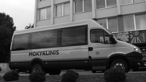 Geltonasis autobusiukas – Krakių Mikalojaus Katkaus gimnazijai