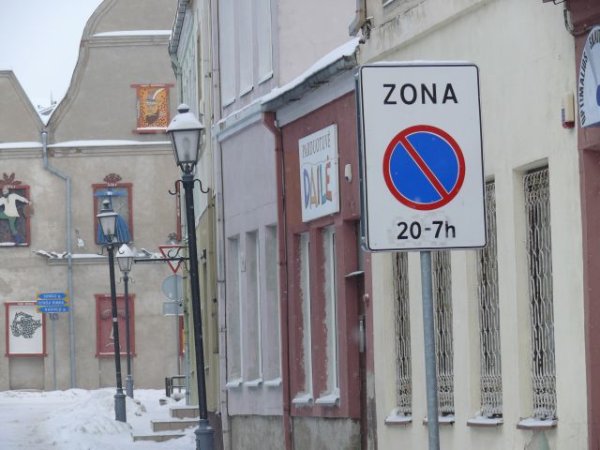 Įspėjamieji ženklai – senamiestyje ir Respublikos gatvėje