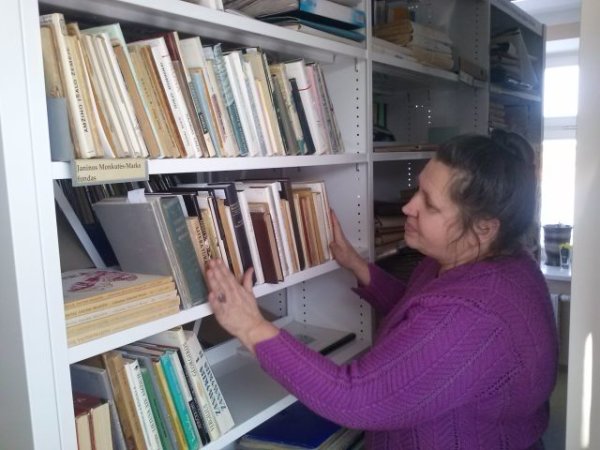 Senuosiuose bibliotekos fonduose – šimtmetį perkopusios relikvijos