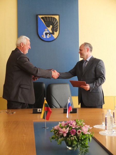 Pasirašyta sutartis tarp Kėdainių rajono ir Kaliningrado srities Zelenogradsko miesto savivaldybių