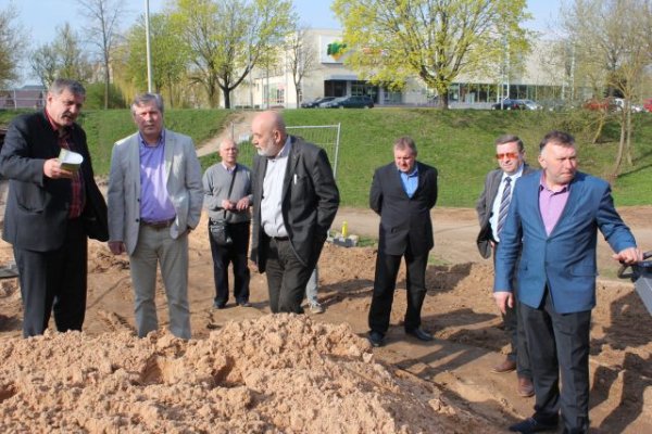 Apžiūrėjo šilumos trasų rekonstrukciją