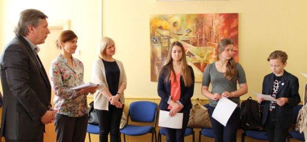 Merui mokiniai perdavė Vaikų deklaraciją
