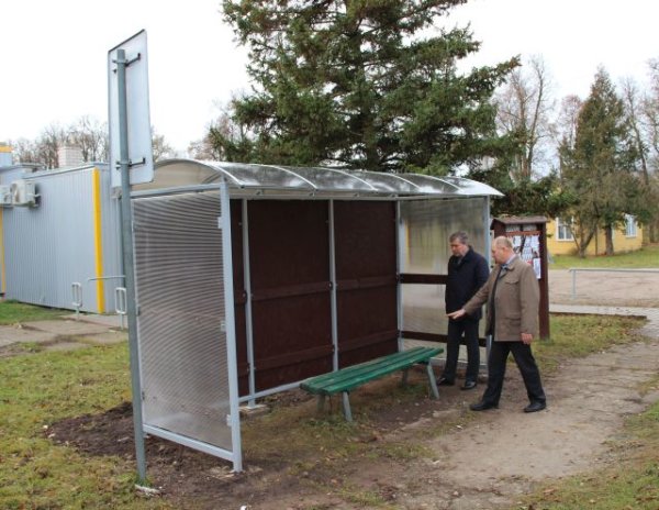 Vikaičių kaime – nauja autobusų stotelės pastogė