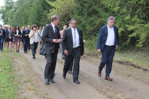 Holokausto aukų atminimui nužingsniuota 1 600 žingsnių   