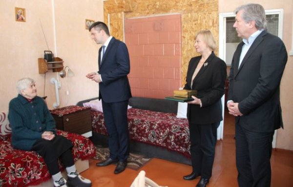 Dotnuviškei Genovaitei Korsakienei – garbingas Prezidentės apdovanojimas 