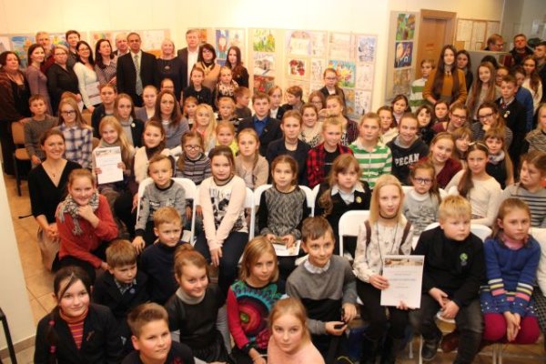 Kėdainių ir Izraelio ambasados draugystę sustiprino moksleivių piešinių paroda