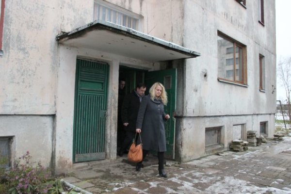 Rajono vadovai domėjosi, kuo gali padėti dingusio sūnaus motinai 