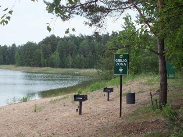 Kėdainiečiams padovanotos dvi lauko kepsninės, kuriomis gali naudotis visi norintieji