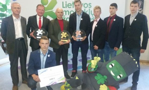 Iš Vilniaus parsivežė garbingus apdovanojimus