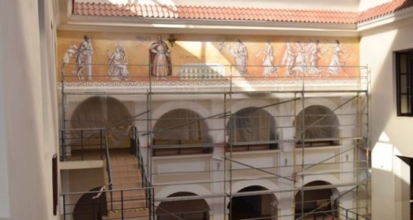 Įspūdinga freska – Lietuvos kultūros instituto dovana Šviesiajai gimnazijai