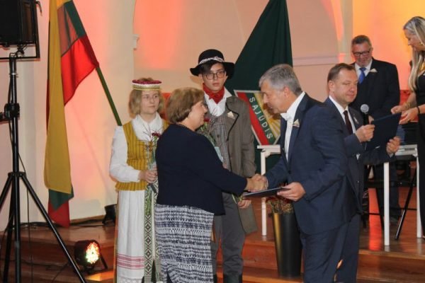 Kėdainių rajono meras S. Grinkevičius įteikė padėkas aktyviausiems sąjūdiečiams