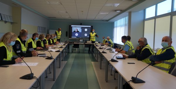 Pasiruošę suvaldyti galimą cheminę avariją