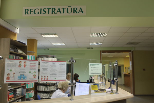 Registratorių darbu piktintis nereikėtų