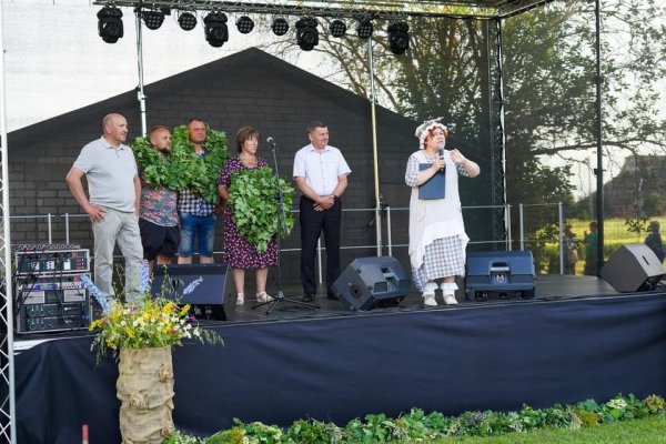 Vidurvasaris Ažytėnuose pažymėtas tradicinės „VIDURVASARIO ŠVENTĖS 2022” renginių gausa