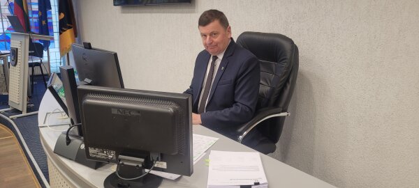 Neeiliniame posėdyje atsakyta ne į visus klausimus