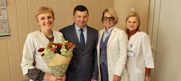 Pasveikinta Nusipelniusi gydytoja Viltara Dūdienė