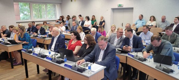 Tarybos posėdyje – nuo komisijų sudarymo iki paramos verslui