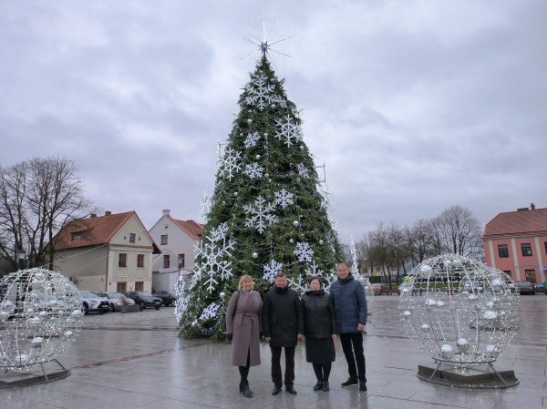 Laimingų Naujųjų 2024-ųjų metų!