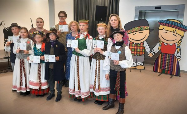 Iš moksleivių folklorinių šokių varžytuvių „Patrepsynė“ kėdainiečiai parsivežė du diplomus