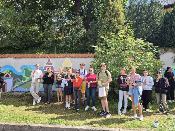 Stovyklos metu Kėdainių dailės mokyklos mokiniai puošė miesto sienas