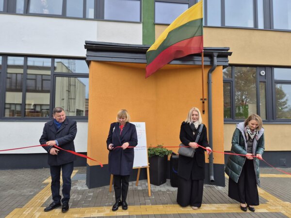 Kėdainių lopšelio-darželio „Vyturėlis“ bendruomenė džiaugiasi atnaujintu pastatu