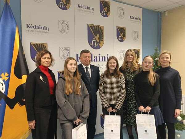 Kėdainių rajono savivaldybėje apdovanotos Kalėdinio atviruko konkurso nugalėtojos