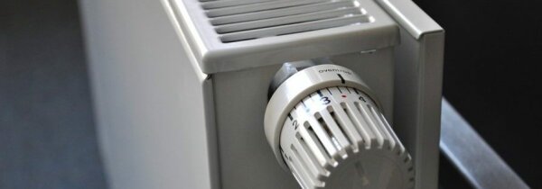 2025 m. vasario mėn. šilumos ir karšto vandens kainos