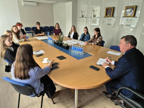 Jaunimo susitikime su meru – namų darbai abiem pusėms