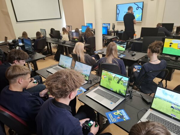Kviečiame registruotis į AirTech dronų būrelius!