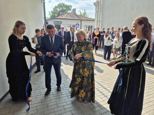 Atidarytos naujos Šviesiosios gimnazijos erdvės