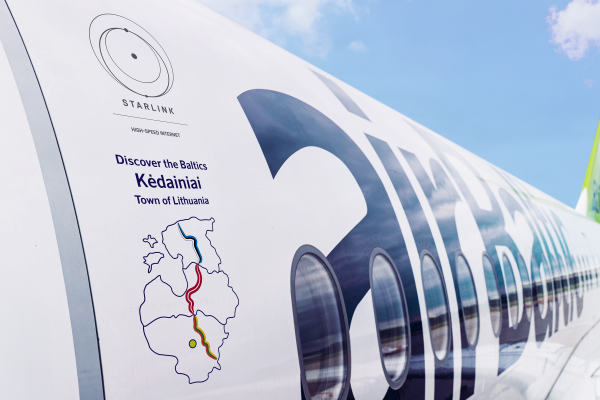 Bendrovė „airBaltic“ savo lėktuvą pavadino Kėdainių miesto vardu  