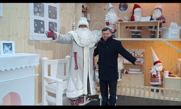 Kalėdų senelis ir Kėdainių rajono savivaldybės meras Valentinas Tamulis kviečia apsilankyti...