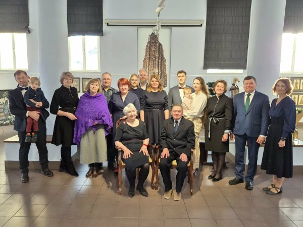 Kėdainiuose iškilmingai paminėtos smaragdinės vestuvės – 55 bendro gyvenimo metai