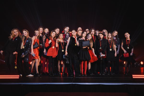 Nuo audringų ovacijų iki pergalių: „Dance Team LT Gala“ Kėdainiuose suvienijo stipriausius šalies...