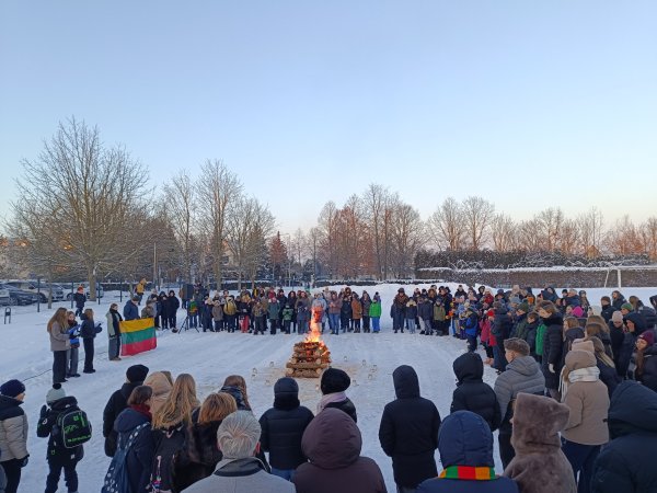 Lietuvos sporto universiteto Kėdainių „Aušros“ progimnazijos stadione paminėta Sausio 13-oji –...