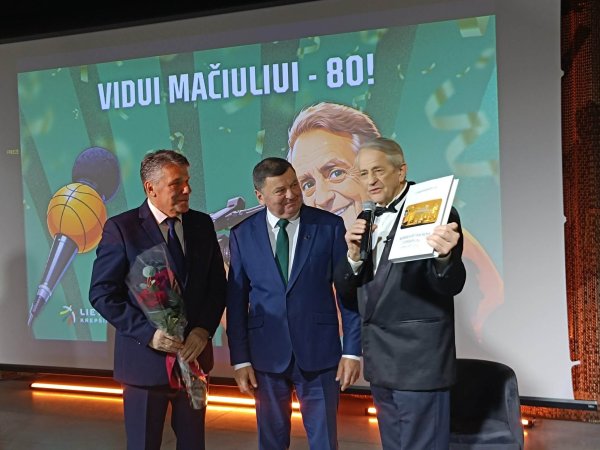 Meras V. Tamulis pasveikino legendinį Lietuvos sporto žurnalistą, laidos „Krepšinio pasaulyje“...