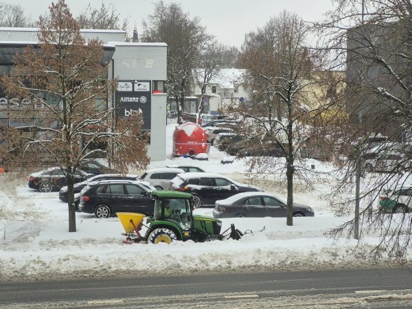 Visų seniūnijų seniūnai su savo komandomis deda visas pastangas, jog būtų nuvalyti ne tik...