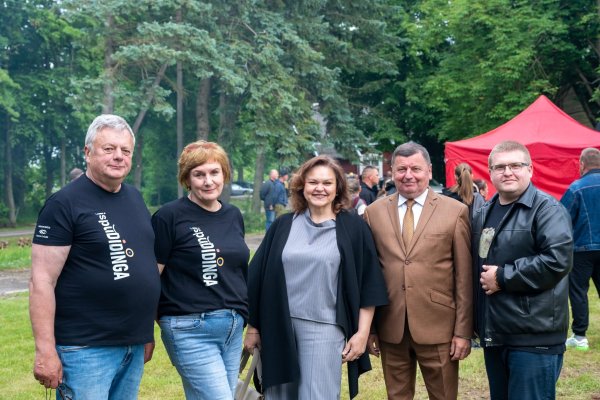 Kalnaberžėje iškilmingai paminėtas 655-asis kaimo jubiliejus, subūręs bendruomenę, kraštiečius ir...