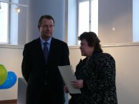 Mero pavaduotojas R. Gailiūnas pasveikino kompiuterinio raštingumo kursus išklausiusius žmones 